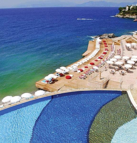 Imagen general del Hotel Charisma De Luxe. Foto 2