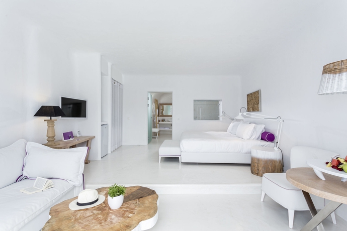 Imagen de la habitación del Hotel Charisma Suites. Foto 8