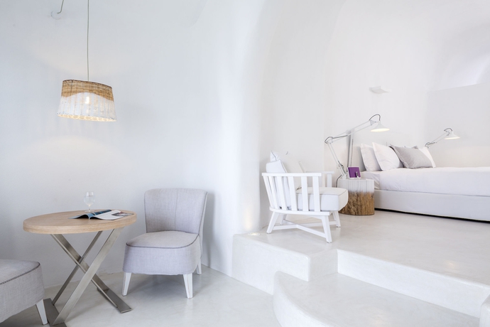 Imagen de la habitación del Hotel Charisma Suites. Foto 10