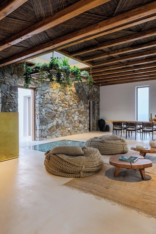 Imagen de los interiores del Hotel Charisma and Wellness Suites. Foto 16