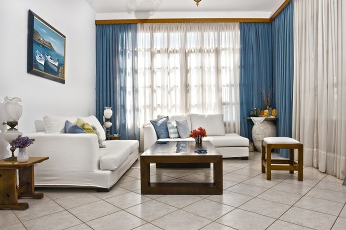 Imagen de los interiores del Hotel Charissi. Foto 15