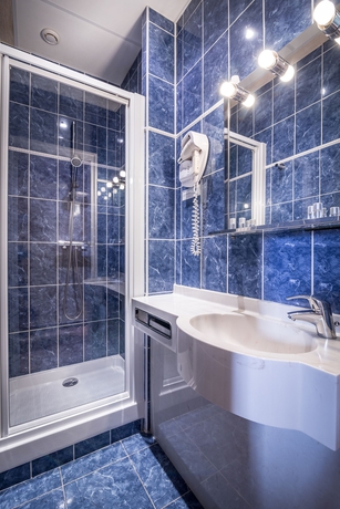 Imagen de la habitación del Hotel Charlemagne, Neuilly sur Seine. Foto 7