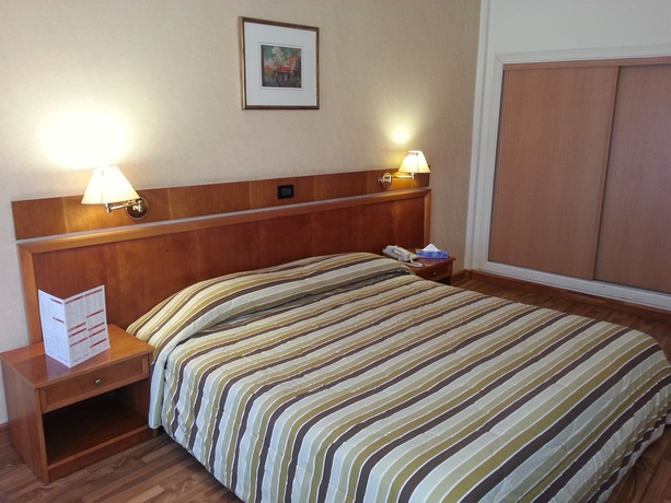 Imagen de la habitación del Hotel Charles, Beirut. Foto 5