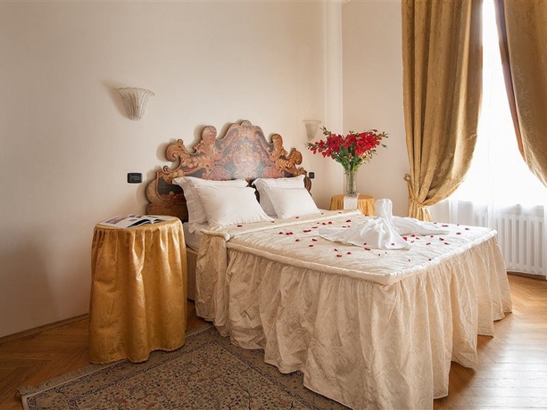 Imagen general del Hotel Charles Bridge Palace. Foto 5