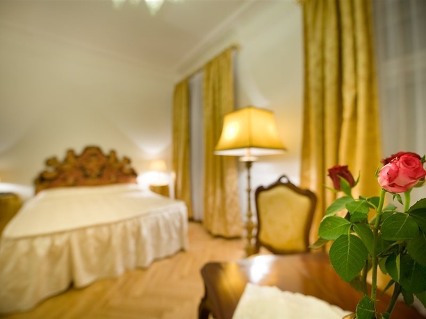 Imagen general del Hotel Charles Bridge Palace. Foto 8