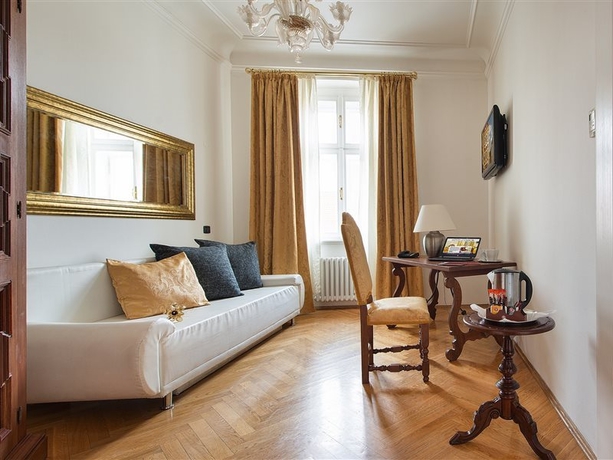 Imagen general del Hotel Charles Bridge Palace. Foto 14