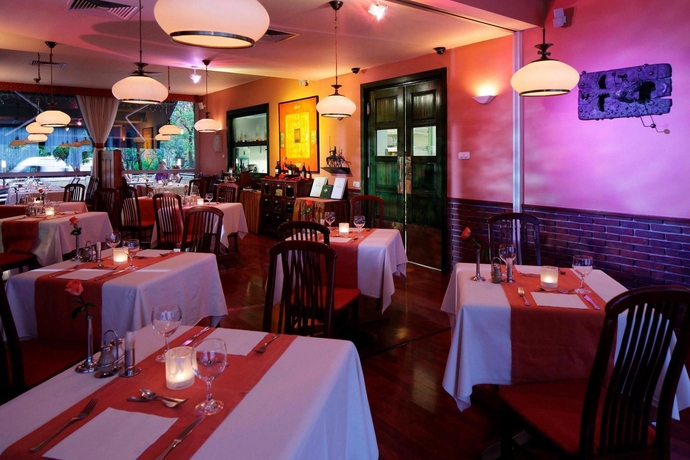 Imagen del bar/restaurante del Hotel Charles, Budapest. Foto 9