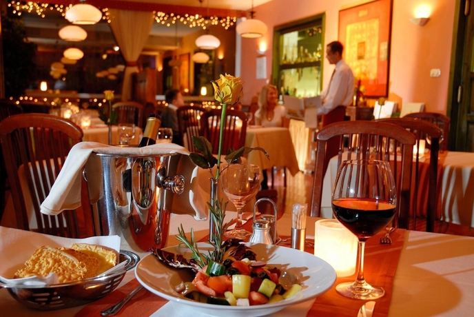 Imagen del bar/restaurante del Hotel Charles, Budapest. Foto 11