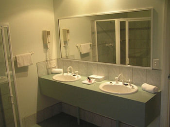 Imagen de la habitación del Hotel Charles Rasp Motor Inn and Cottages. Foto 7