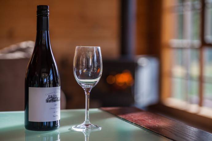 Imagen del bar/restaurante del Hotel Charles Reuben Estate. Foto 2