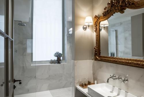 Imagen de la habitación del Hotel Charles V. Foto 8