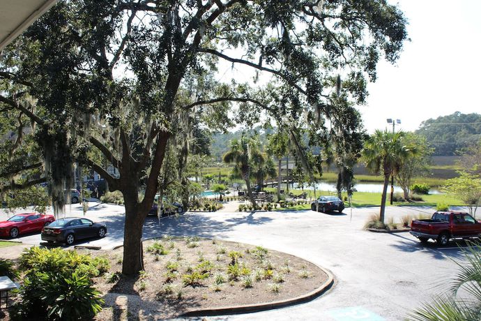 Imagen general del Hotel Charleston Creekside Inn. Foto 2