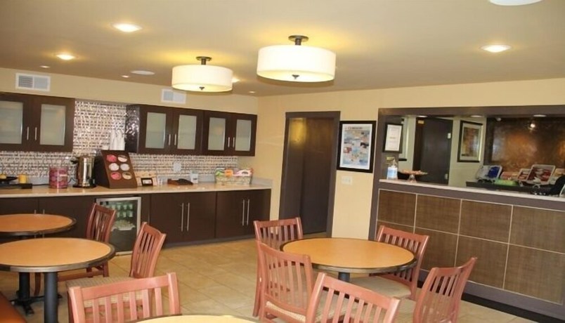 Imagen del bar/restaurante del Hotel Charleston Creekside Inn. Foto 7