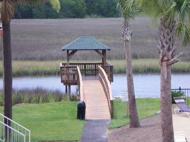 Imagen de los exteriores del Hotel Charleston Creekside Inn. Foto 14