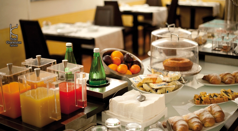 Imagen del bar/restaurante del Hotel Charleston, Spoleto. Foto 5