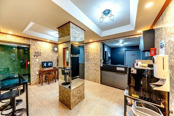 Imagen general del Hotel Charlie. Foto 5