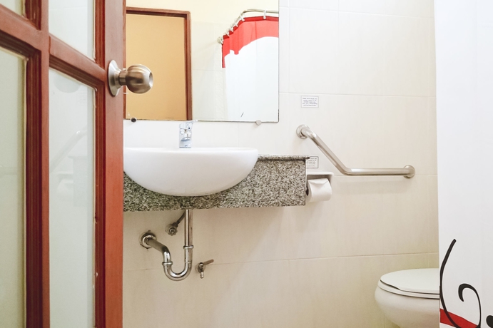 Imagen de la habitación del Hotel Charlie House Pinklao. Foto 2