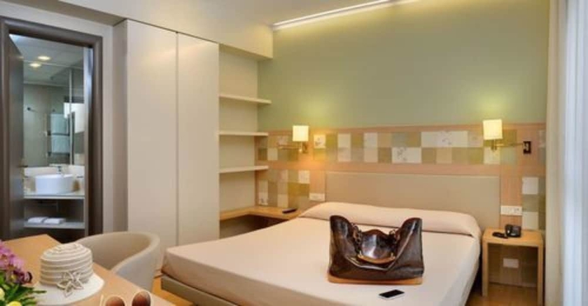 Imagen de la habitación del Hotel Charlie in Pesaro. Foto 15