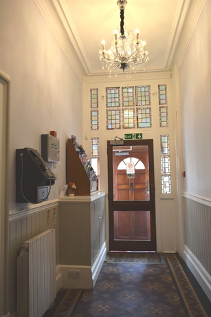 Imagen de los interiores del Hotel Charlies. Foto 13