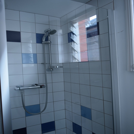 Imagen de la habitación del Hotel Charlies. Foto 11