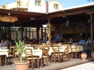 Imagen del bar/restaurante del Hotel Charlina. Foto 3