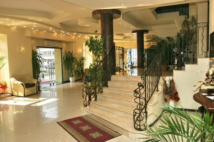 Imagen de los interiores del Hotel Charlino Plaza. Foto 39