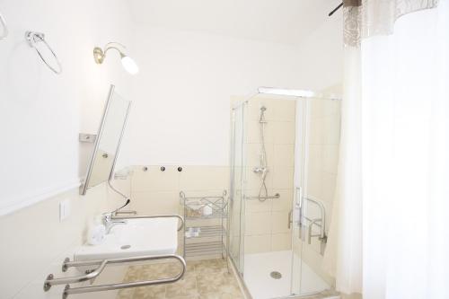Imagen de la habitación del Hotel Charlotta. Foto 9