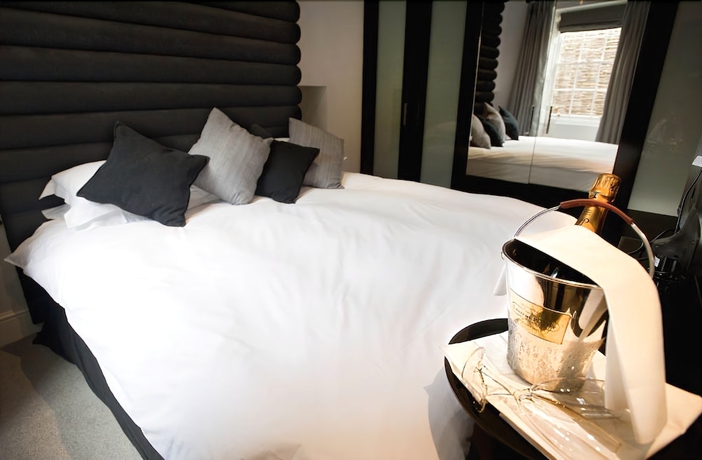 Imagen de la habitación del Hotel Charlton House Spa. Foto 7