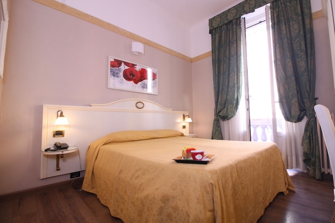 Imagen de la habitación del Hotel Charly. Foto 9