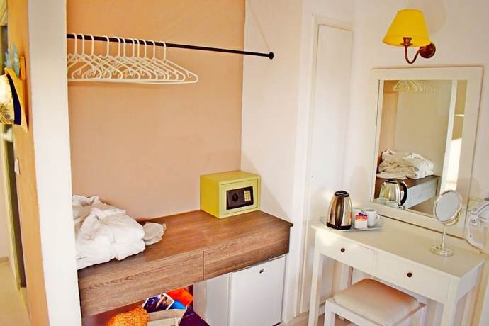 Imagen de la habitación del Hotel Charm. Foto 9