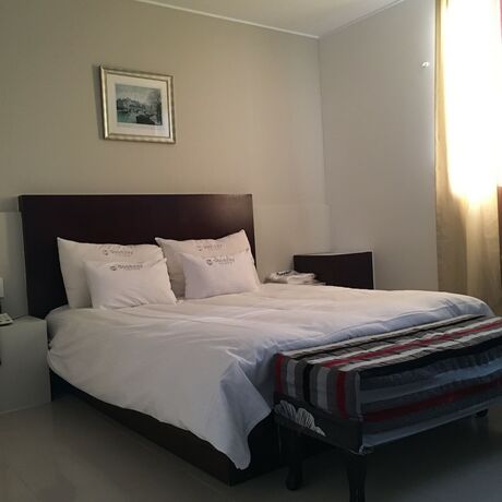 Imagen general del Hotel Charmant. Foto 4