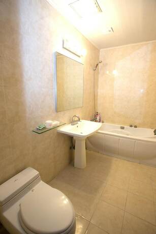 Imagen general del Hotel Charmant. Foto 12