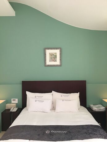 Imagen de la habitación del Hotel Charmant. Foto 20