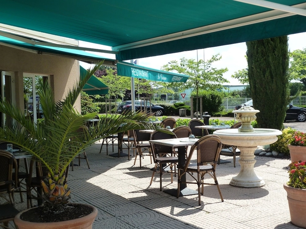 Imagen de los exteriores del Hotel Charme En Beaujolais. Foto 16