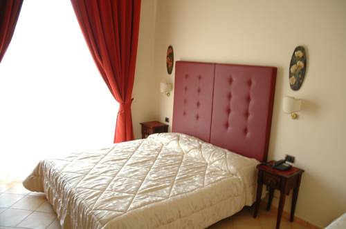 Imagen de la habitación del Hotel Charme Villa Principe Di Fitalia. Foto 9