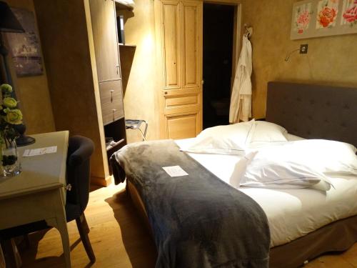 Imagen de la habitación del Hotel Charme & Business Hôtel Lyon. Foto 6