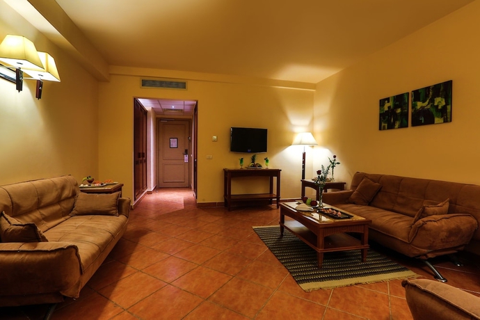 Imagen de la habitación del Hotel Charmillion Club Aqua Park. Foto 11