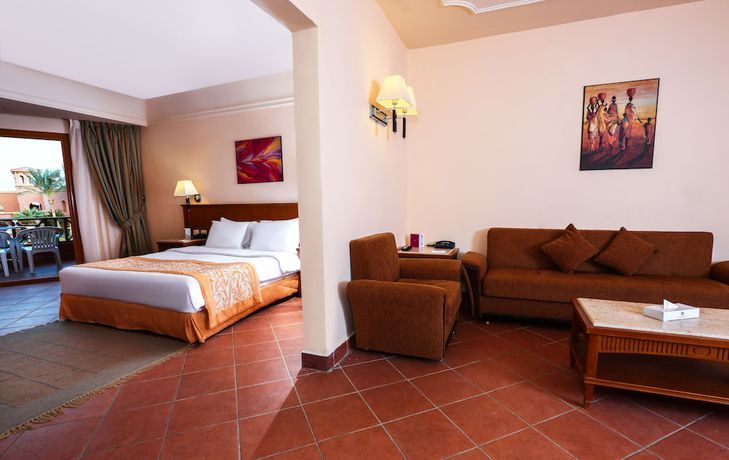 Imagen de la habitación del Hotel Charmillion Gardens Aquapark. Foto 5