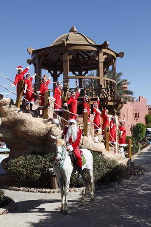 Imagen de los exteriores del Hotel Charmillion Sea Life Resort. Foto 2