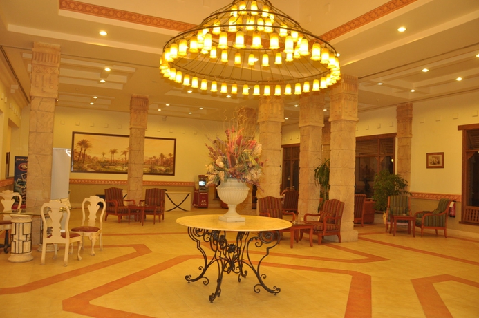 Imagen de los interiores del Hotel Charmillion Sea Life Resort. Foto 4