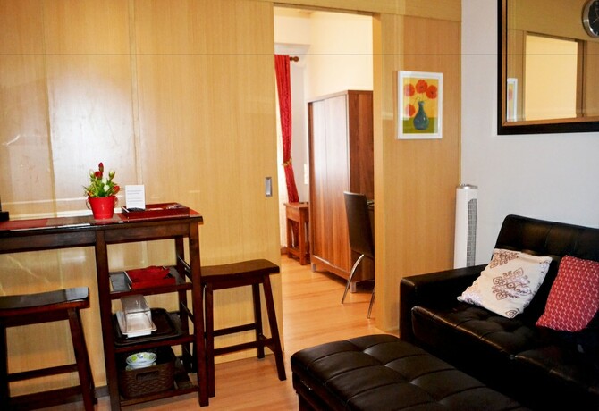 Imagen general del Hotel Charming Couples Condo. Foto 8