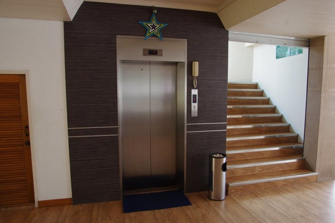 Imagen de los interiores del Hotel Charming Inn. Foto 11