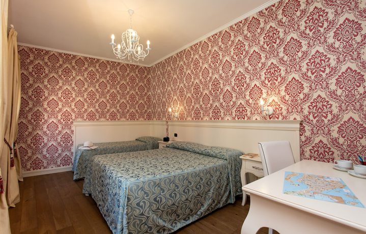 Imagen de la habitación del Hotel Charming Palace Santa Fosca. Foto 3