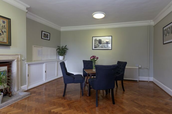 Imagen general del Hotel Charney Manor. Foto 8