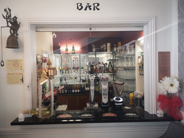 Imagen del bar/restaurante del Hotel Charnwood Lodge. Foto 6