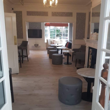 Imagen de los interiores del Hotel Charnwood Lodge. Foto 19