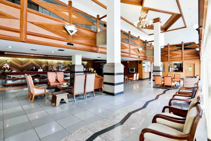 Imagen de los interiores del Hotel Charoen. Foto 13