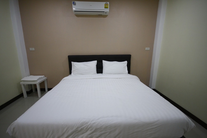 Imagen de la habitación del Hotel Charoensuk Grand. Foto 7