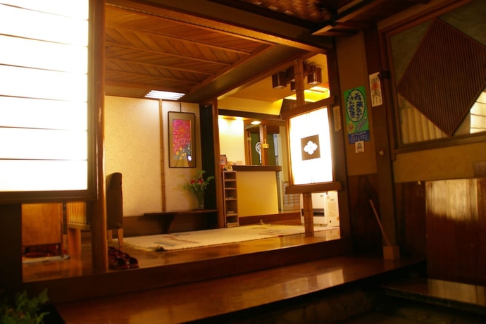 Imagen de los interiores del Hotel Charoku Honkan. Foto 10