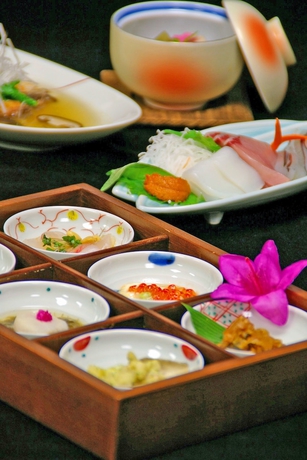 Imagen del bar/restaurante del Hotel Charoku Honkan. Foto 4